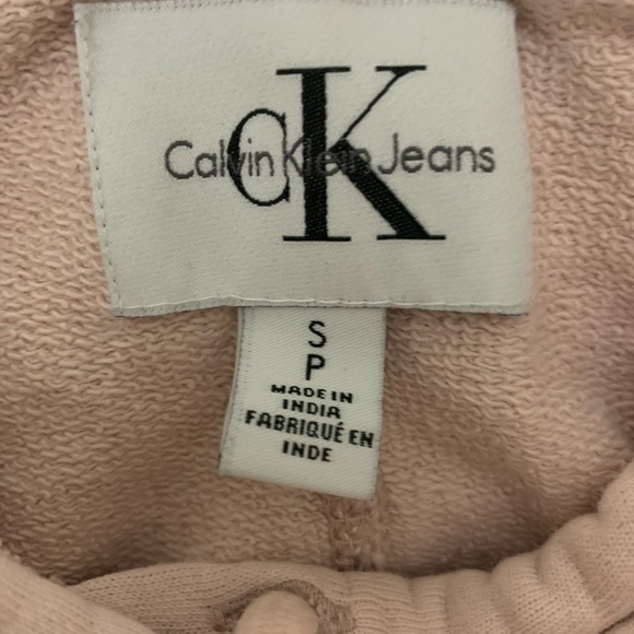 Pink Calvin Klein sweatshirt - Picture 2 of 2